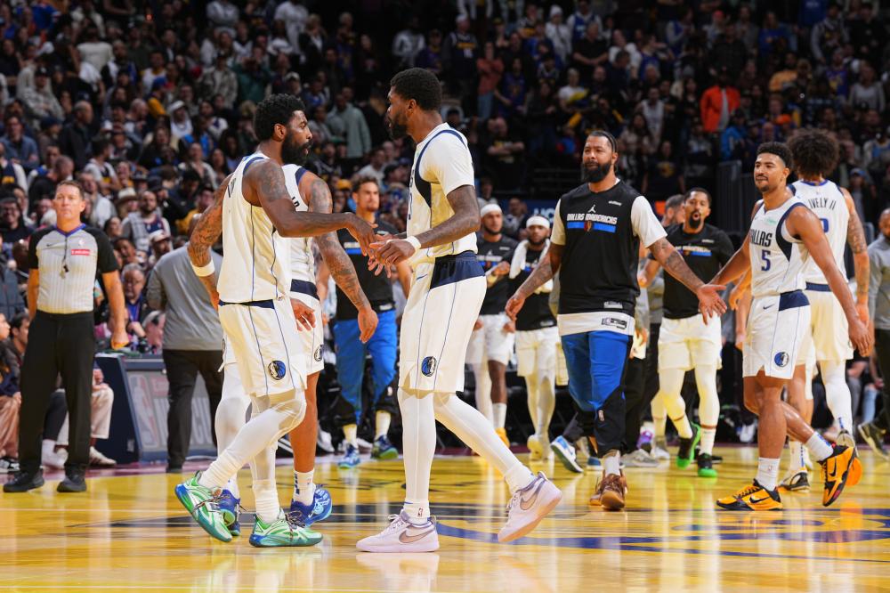 鄢手骐和刘 鄢手骐和刘