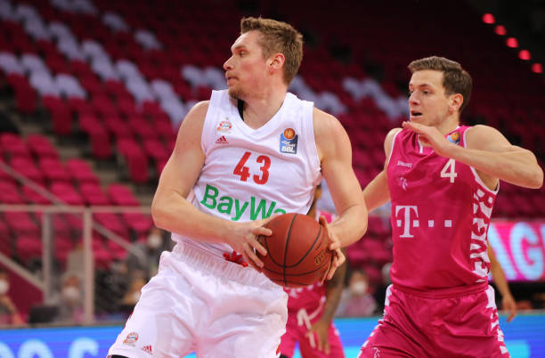 给了对手中 给了对手中